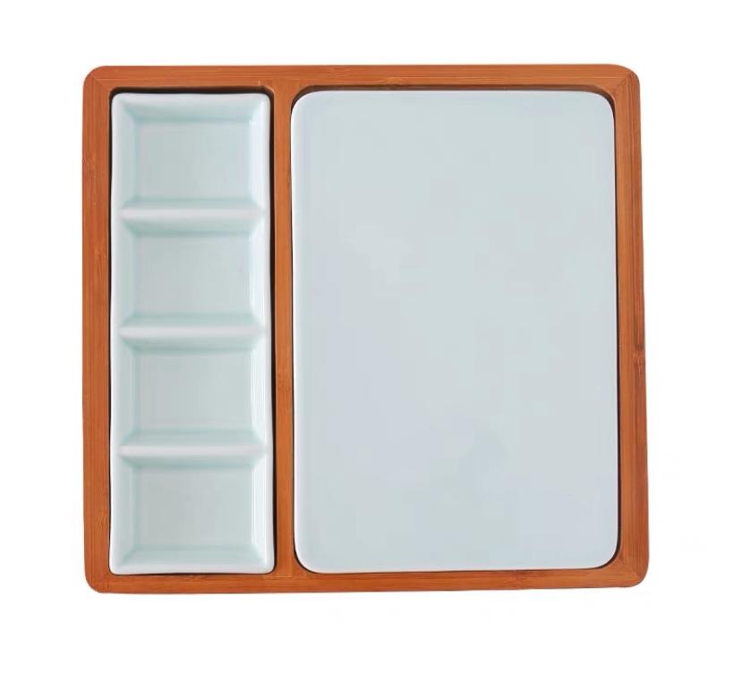 Plateau en bois + assiette + saucier 4 compartiments  